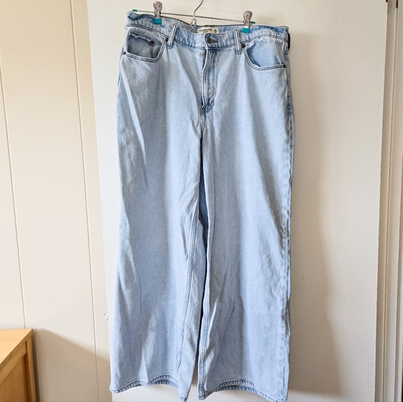 Abercrombie High Rise Wide Leg Jean Light Marble Wash 32 Short / 14 Short - Picture 2 of 14